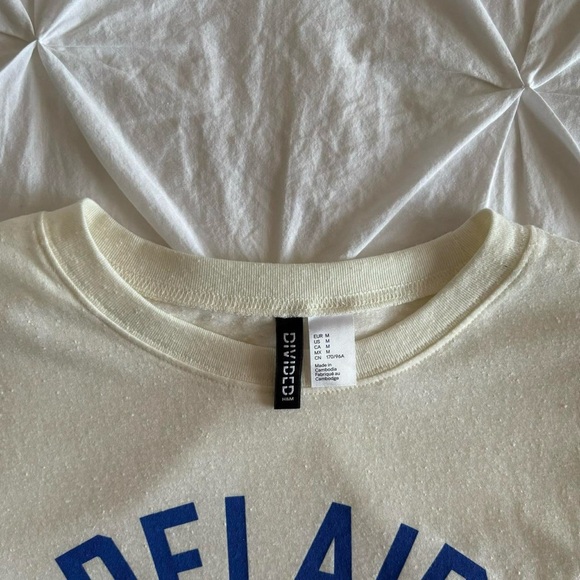 divided sports graphic tshirt - Picture 3 of 4